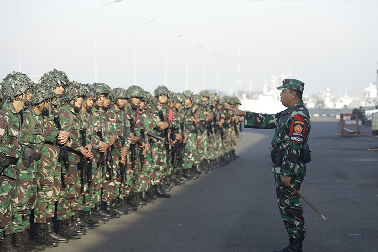 Pangkogasratgab Mayjen TNI Farid Makruf Melepas 220 Prajurit ke Lokasi Latgab 2023