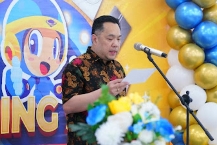 Direktur Utama PT Damai Sejahtera Abadi, Tbk Poedji Harixon.(Dok.UFO) Foto 2 : Pembukaan gerai baru UFO Elektronika di Kota Probolinggo.(Dok.UFO) 