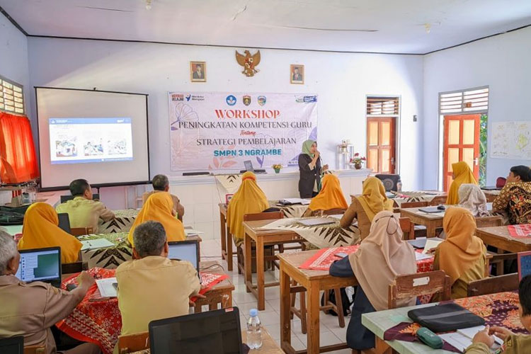 SMPN 3 Ngrambe Bersama Dosen UNIPMA, Kembangkan Pembelajaran Inovatif