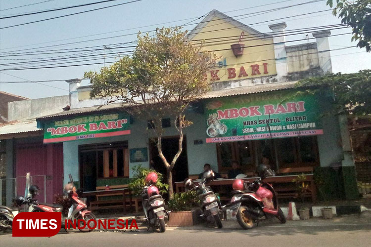 (Potret Depan Warung Mbok Bari 1/Bunga Fitriati TIMES Indonesia)