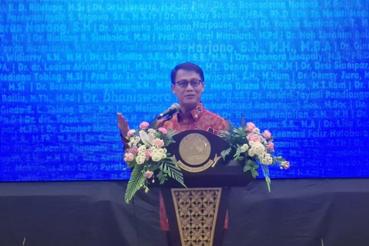 Ahmad Basarah Sampaikan Orasi Pancasila Mahakarya Pendiri Bangsa di Dies Natalis UKI