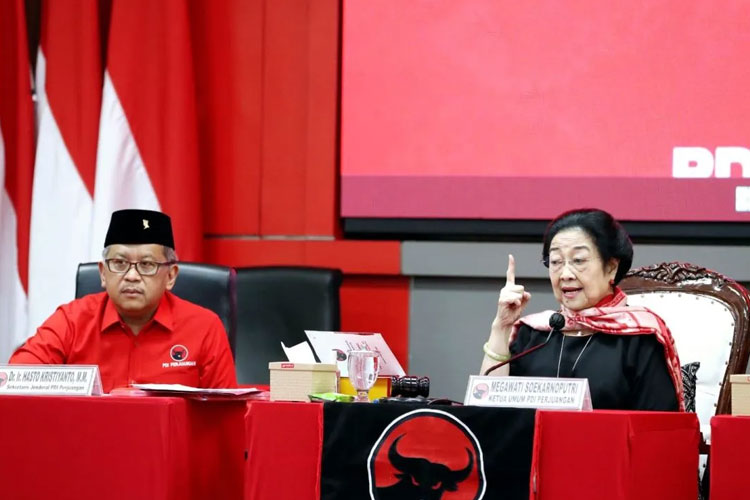 Ketua Umum DPP PDI Perjuangan, Megawati Soekarnoputri, memberikan arahan kepada kader partai. (Foto: PDI Perjuangan)