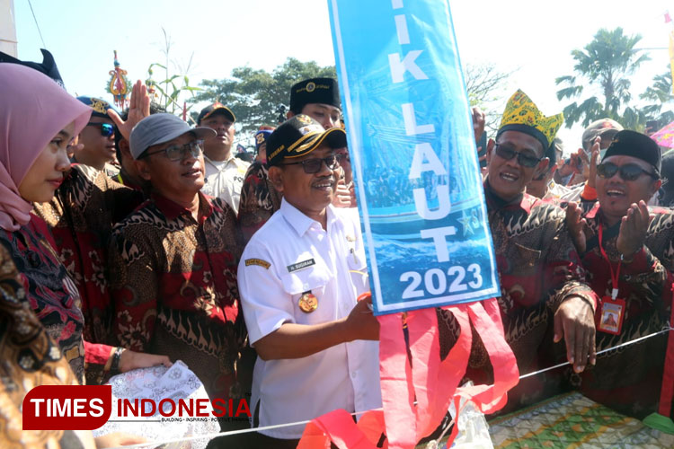 Target Tradisi Petik Laut Muncar Banyuwangi Bagi Perekonomian Masyarakat