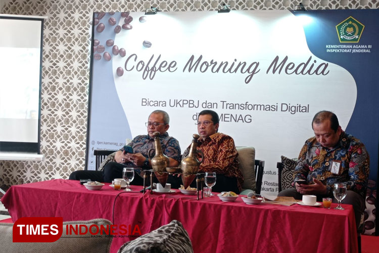 Staf Khusus Menteri Agama Bidang Komunikasi dan Media, Wibowo Prasetyo dalam kegiatan Coffee Morning Itjen Kemenag bersama rekan-rekan media. (FOTO: Fahmi/TIMES Indonesia)