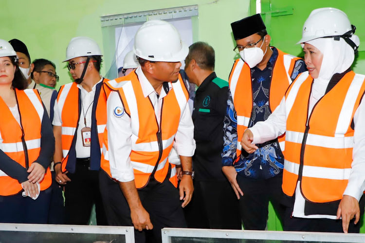 Gubernur Khofifah Lepas Ekspor 15 Ton Rumput Laut Sidoarjo ke Australia