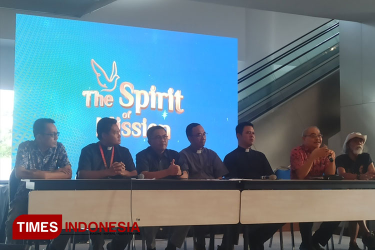 Press conference Vecumfest (Veni Mecum Festival) berkonsep charity concert dan expo di Widya Mandala Hall Surabaya, Jumat (4/8/2023). (Foto: Lely Yuana/TIMES Indonesia)