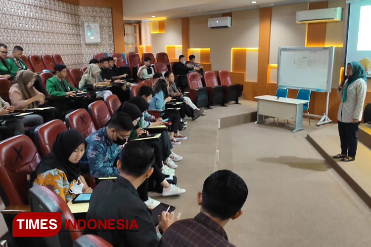 Puluhan mahasiswa Polbangtan Malang mengikuti psikotest perekrutan PT Medion, Rabu (2/8/2023). (Foto: Polbangtan Malang for TIMES Indonesia)