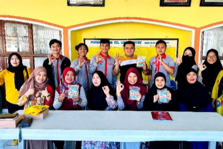 Manajemen Rekayasa UISI Bantu Pendampingan UMKM Nugget Udang Kelurahan Lumpur, Gresik