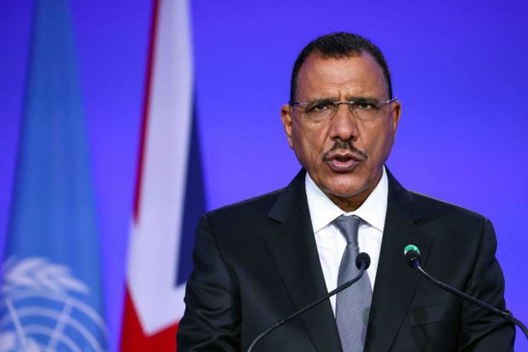 Presiden Niger yang digulingkan, Mohamed Bazoum, memperingatkan jika kudeta di negaranya berhasil langgeng, bakal timbul dampak yang mengerikan bagi dunia.(FOTO: CNN/AFP)
