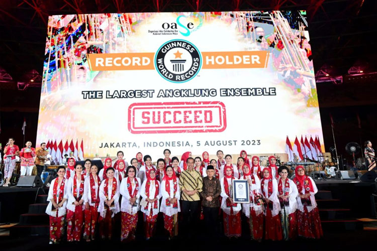 Pemecahan Rekor Dunia Pergelaran Angklung, di Stadion Utama GBK, Jakarta, Sabtu (05/08/2023). (Foto: BPMI Setpres)