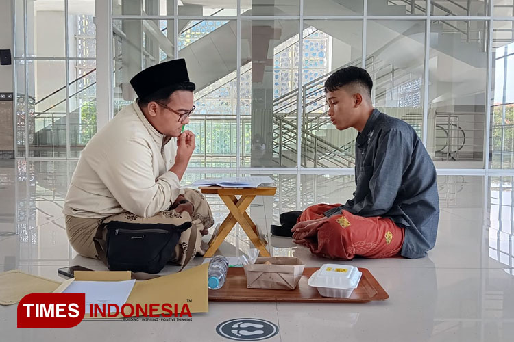Proses Seleksi Pengajar oleh Muhammad Rizal Fikri Alfandi selaku penguji (Foto: panitia seleksi pengajar/TIMES Indonesia)