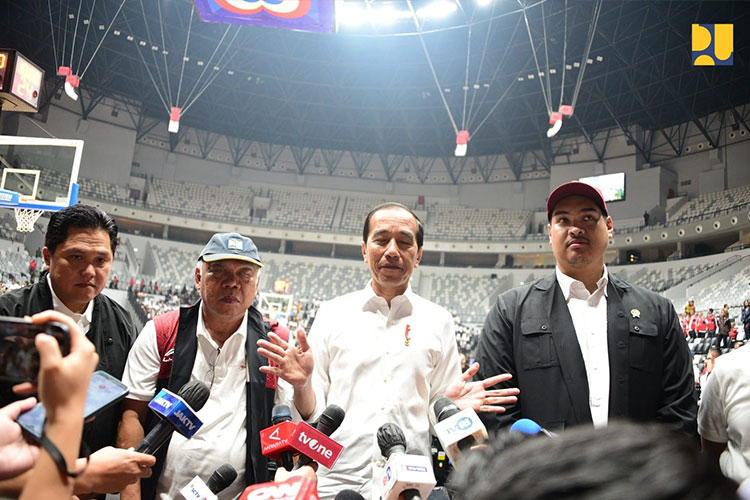 Presiden RI Jokowi saat meresmikan Indonesia Arena di Kawasan Gelora Bung Karno (GBK), Jakarta, Senin (7/8/2023). (FOTO: Biro Komunikasi Publik Kementerian PUPR RI)