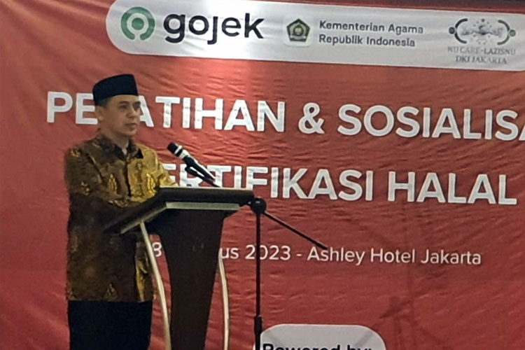 Wamenag Saiful Rahmat Dasuki hadiri pelatihan sosialisasi sertifikasi halal bagi UMKM kerjasama PT GoTo Gojek Tokopedia dan LAZIS NU. (FOTO: dok. Kemenag) 