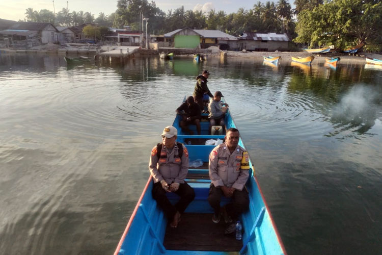 Ini Dia, Dua Anggota Polisi Taliabu yang Selamatkan Nelayan Hilang