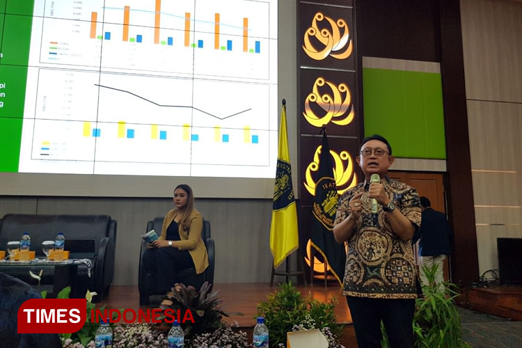 Ketua Umum Gapki, Eddy Martoni saat menjadi pemateri dalam seminar yang diadakan oleh IKA UB, Kamis (10/8/2023). (Foto: Achmad Fikyansyah/TIMES Indonesia)