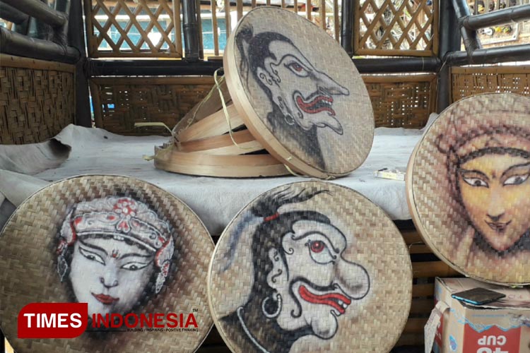 melukis-topeng-Malang-2.jpg