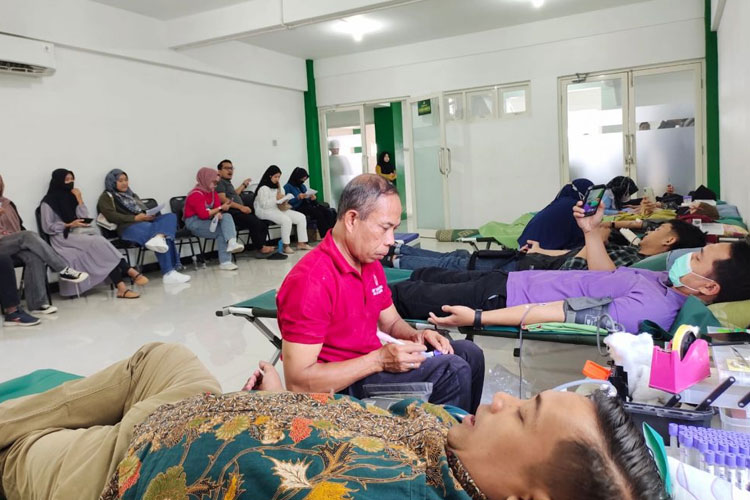Jelang KKN 2023, Unisla Bantu Ketersediaan Stok Darah di Lamongan