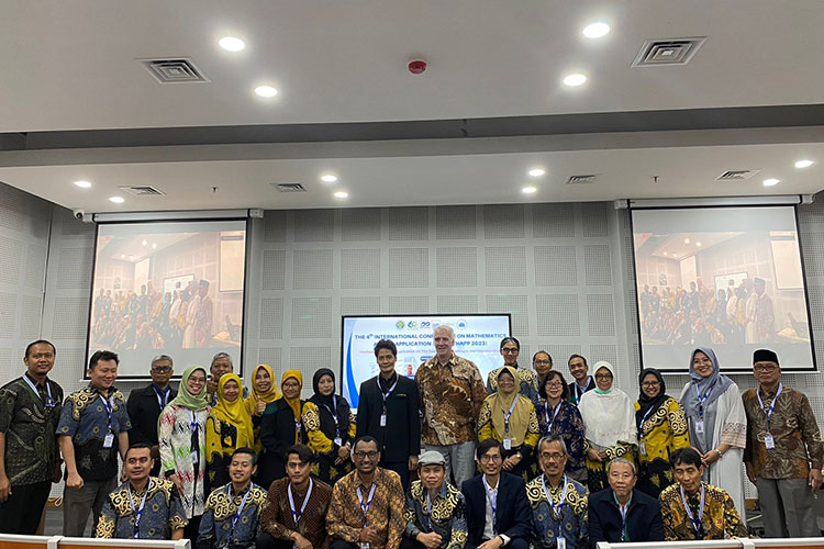 Suasana konferensi internasional Icomathapp yang digelar Universitas Negeri Malang.