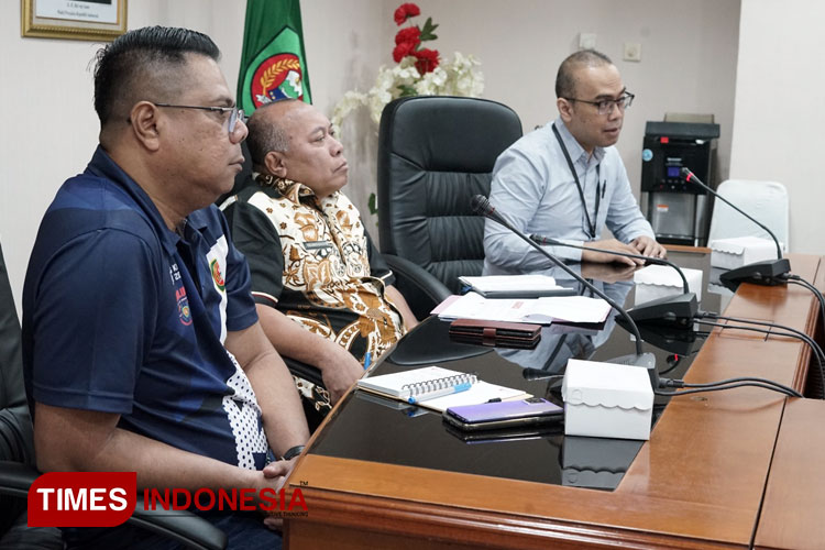 Kunjungan kerja Tim Direktorat Monitoring Komisi Pemberantasan Korupsi (KPK) ke Provinsi Maluku bertempat di Ruang Rapat lantai 2 Kantor Gubernur Maluku, Jumat (11/8/2023). (Diskominfo Maluku for TIMES Indonesia)