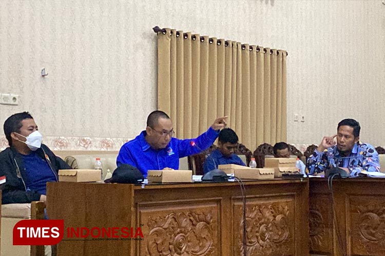 Bendera Partai Dicopot, DPRD Banyuwangi Fasilitasi Hearing DPD NasDem