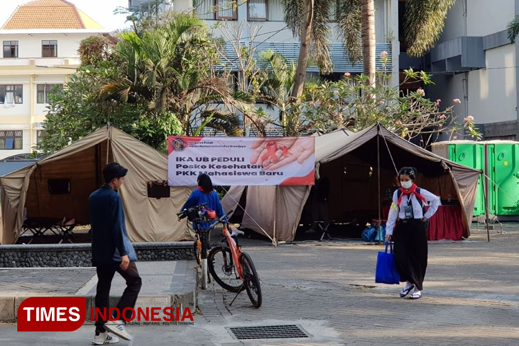 IKA UB Bantu Posko Kesehatan hingga Perlengkapan Panitia PKK Maba UB 2023