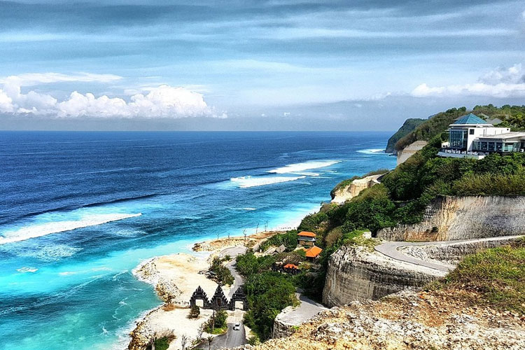 the enchanting view of Melasti Beach, Bali. (Photo: TripAdvisor)