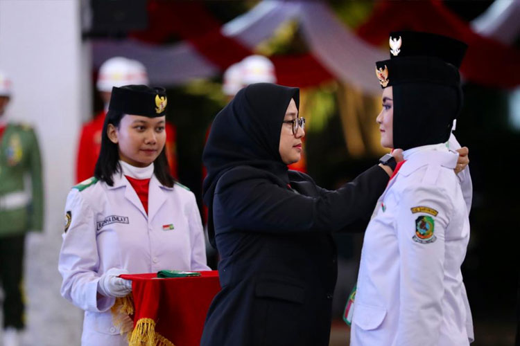 Khidmat dan Penuh Haru, Begini Prosesi Pengukuhan Paskibraka Banyuwangi 2023