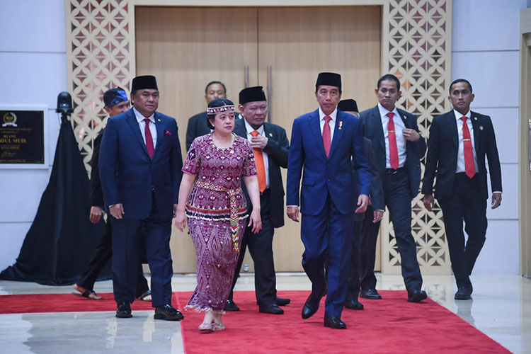 Bicara Pemilu di Hadapan Jokowi Saat Sidang DPR, Puan: Ojo Pedhot Oyot