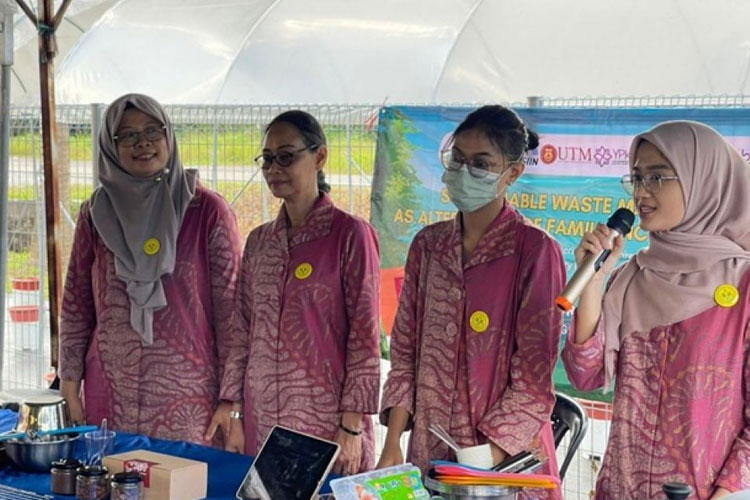 UNJ, UTM, and YPKDT Malaysia Work Together for Bean Waste Training