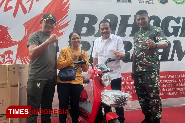 Jalan Sehat Meriahkan Perayaan HUT Ke-78 RI di GKJW