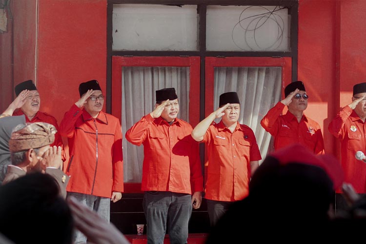 Kenakan Pakaian Adat, PDI Perjuangan Sidoarjo Upacara HUT RI