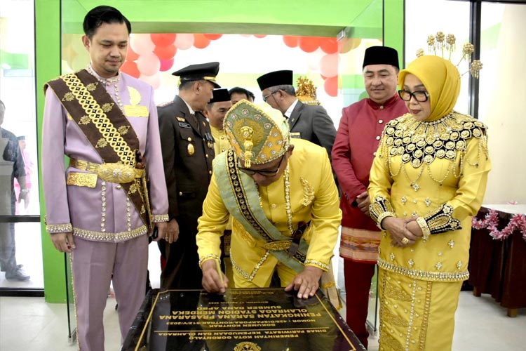 Wali Kota Gorontalo Resmikan Gedung Stadion Merdeka