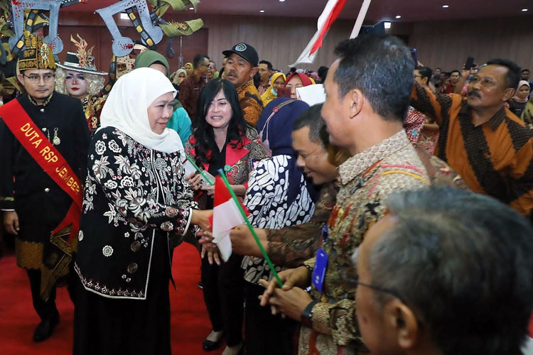 Pembinaan ASN se&#45;Bakorwil V Jember, Gubernur Khofifah Ajak Bangun Tri Mutualisme