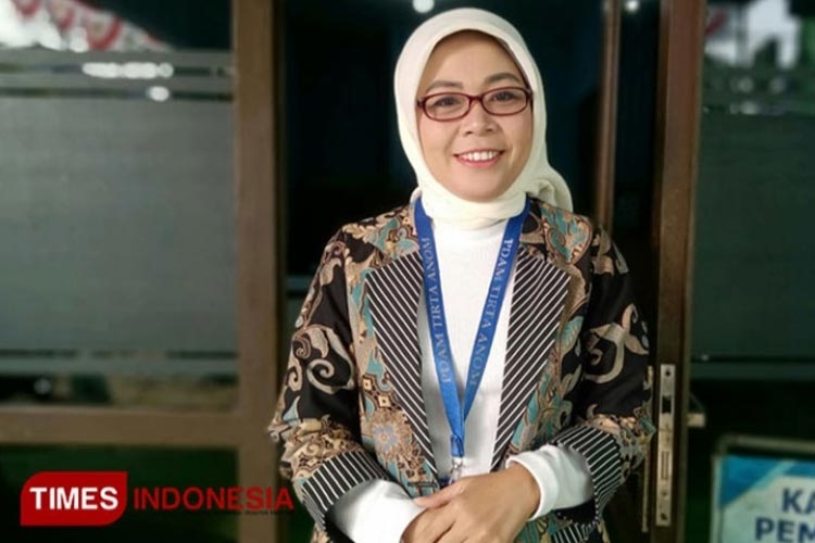 Direktur Perumdam Tirta Anom Kota Banjar, E Fitrah Nurkamilah. (Foto: Susi/TIMES Indonesia)