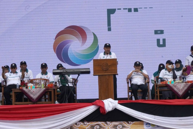 Rektor UNJ Beri 5 Kiat Sukses Studi Pada 5.496 Maba UNJ di PKKMB 2023