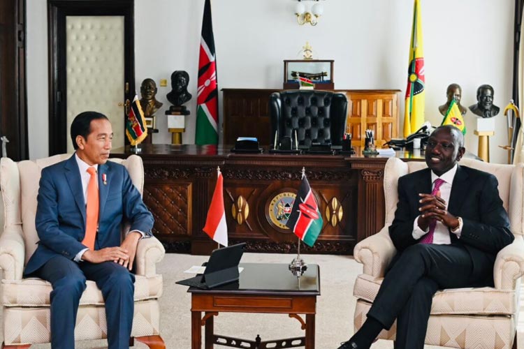 Presiden Joko Widodo melaksanakan pertemuan bilateral dengan Presiden Republik Kenya William Ruto di State House, Nairobi, Republik Kenya, pada Senin, 21 Agustus 2023. Foto: BPMI Setpres/Laily Rachev