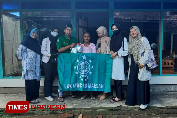 Gotong Royong LKKNU Maesan Bondowoso Menafkahi Lansia Setiap Bulan