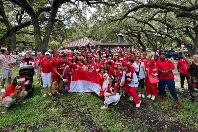 Masyarakat Indonesia di Miami, AS, merayakan HUT RI dengan meriah. Perayaan serupa juga digelar WNI di beberapa kota di AS. (Foto: Maria Winchester/TIMES INDONESIA).