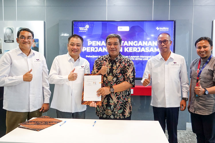 Penandatanganan Perjanjian Kerja Sama (PKS) antara PT Telkom Indonesia (Persero) Tbk (Telkom) dan PT Tanto Intim Line (Tanto) dalam agenda Instalasi Pekerjaan dan Penyediaan Layanan Managed Service Tracking Container di Telkom Landmark Tower,