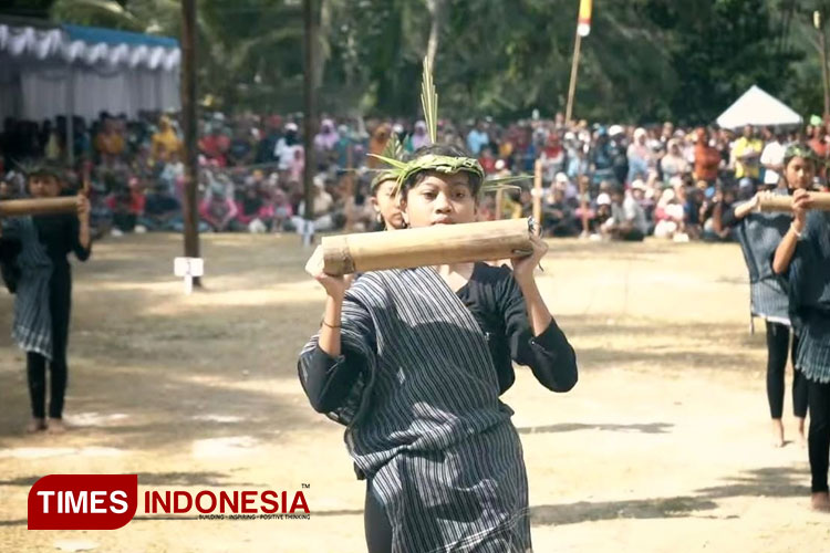 Mengenal Seni Tari Bumbung Deres, Kearifan Lokal Asal Sidomulyo Kabupaten Pacitan