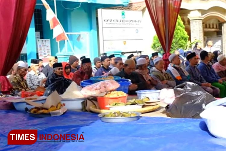 menggelar-pareresan-2.jpg