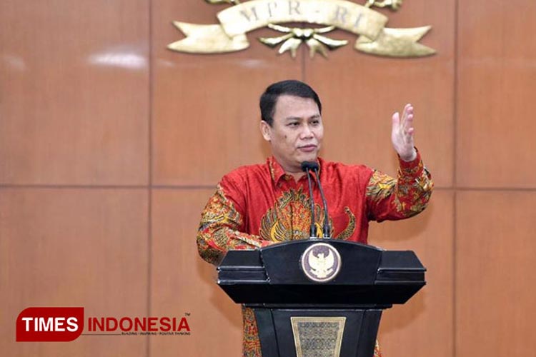 Wakil Ketua MPR RI Mendorong Generasi Muda Unair untuk Kembali ke Jalan Pancasila