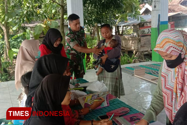 Aksi Nyata Peran Babinsa di Jombang Rutin Tangani Stunting