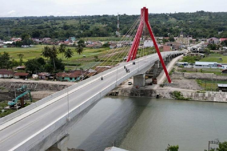 Kementerian PUPR RI mengumumkan bahwa pembangunan Jembatan Aek Tano Ponggol membuka peluang pengembangan pariwisata di Pulau Samosir, Sumatera Utara. (Foto: Kementerian PUPR RI)