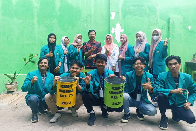 Atasi Permasalahan Sampah di Desa Sumberpetung, KSM&#45;T Unisma Inisiasi Pembuatan Bank Sampah