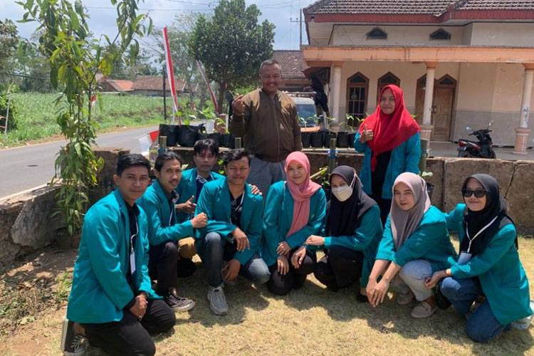 KSM-T Unisma Malang Gelar Pelatihan Penanaman Bibit Cabai dan Terong
