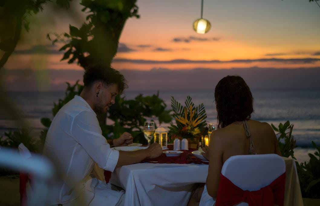 Suasana sunset di Holiday Resort Lombok yang syahdu dan romantis. (Foto: Istimewa)