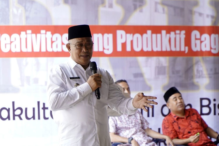 Wali Kota Tidore Kepulauan Capt. Ali Ibrahim saat menyampaikan materi (Foto: Harianto/TIMES Indonesia)