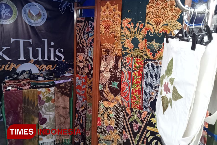 Stand-Bazar-Batik-Dewi-Rengganis-b.jpg