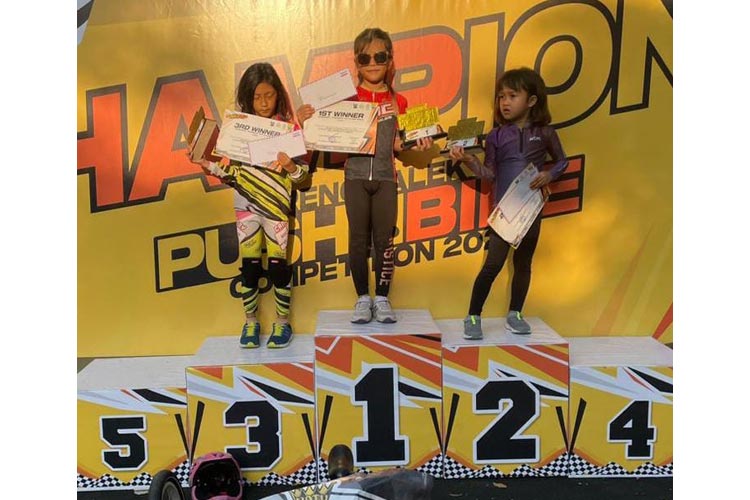 Siswi SD Insan Amanah Kota Malang Juara Satu Pushbike di Trenggalek
